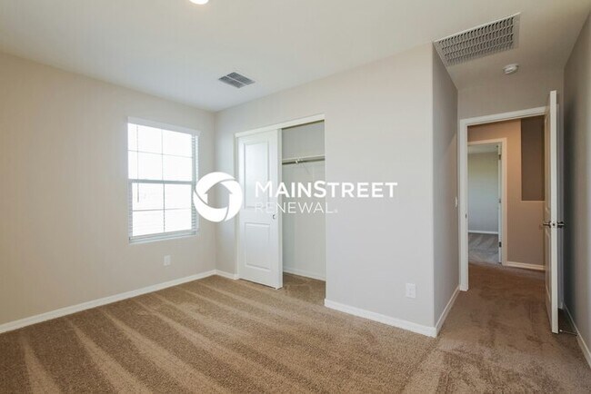 Building Photo - 4 Bedroom Pet-Friendly Home in Phoenix, AZ...