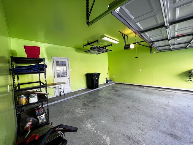 Building Photo - Ready and clean 3 bedrooms in Rice Militar...