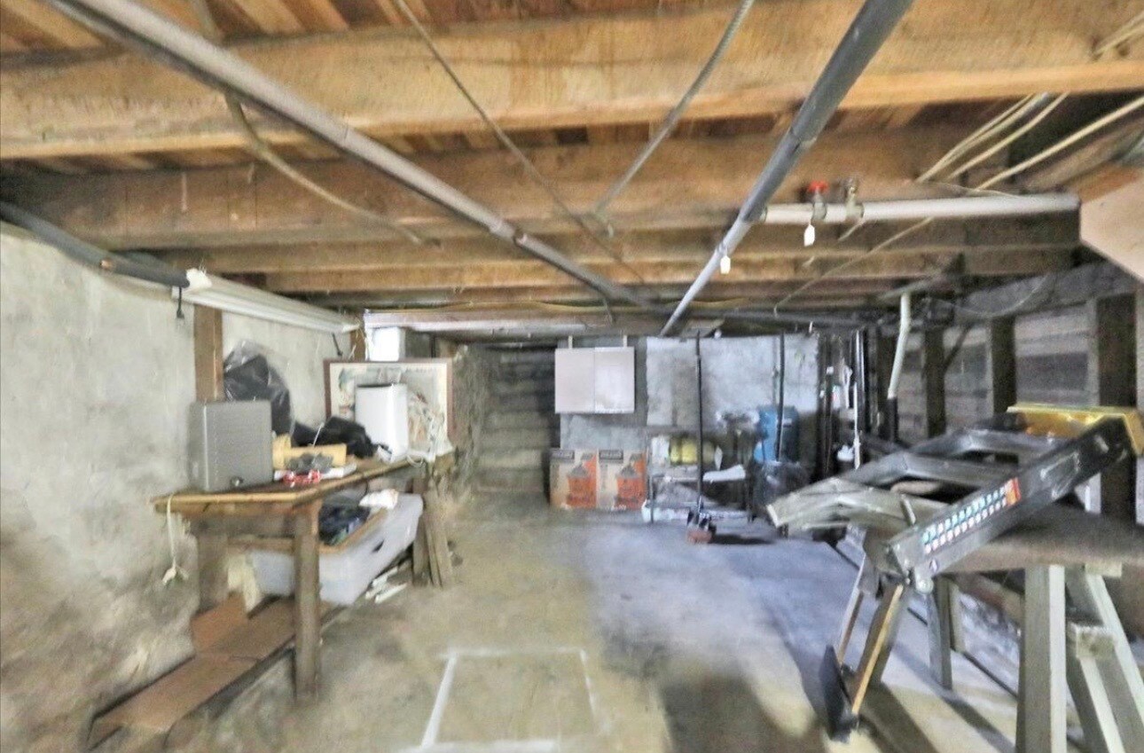 Building Photo - 40 W Adamsdale Rd