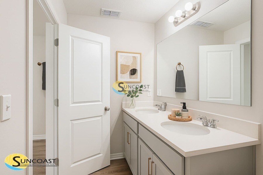 Building Photo - 3821 SW 43rd Ct