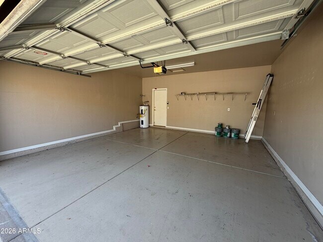 Building Photo - 15844 S 23rd Pl