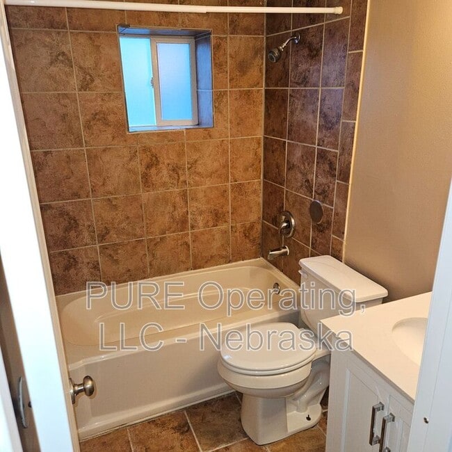 Building Photo - 612-616 N 46 St