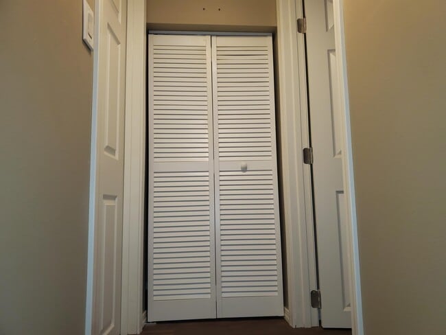 Building Photo - 3213 Center St NE