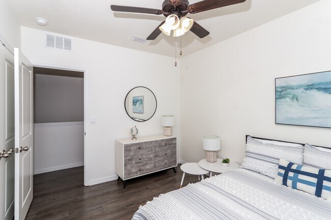Building Photo - 11856 Mountain Retreat Ln