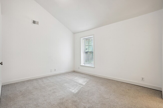 Building Photo - 4435 Yates Rd