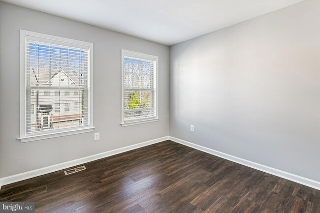 Building Photo - 7523 Holly Ridge Dr