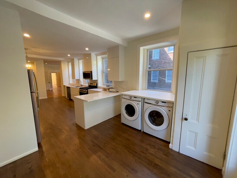 Building Photo - 1716 Beacon St