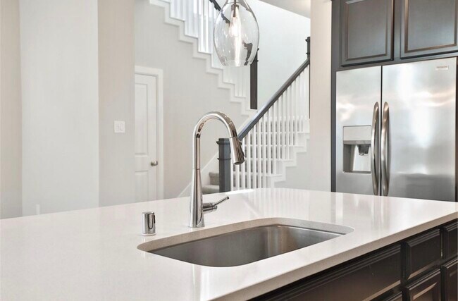 Building Photo - 2206 Bridgeport Path Dr