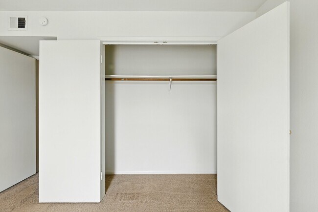 Building Photo - 9641 Hollock St