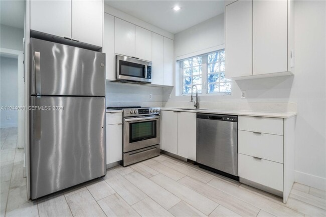 Building Photo - 960 Jefferson Ave