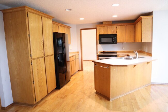 Building Photo - 1508 SE Solomon Loop