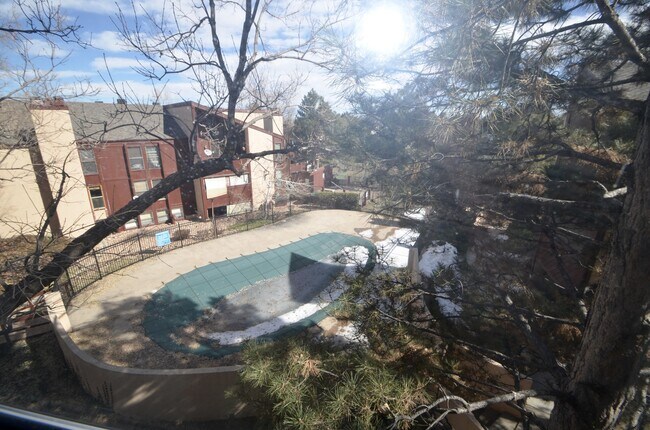 Building Photo - Large 1 Bedroom 1 bath with Loft!