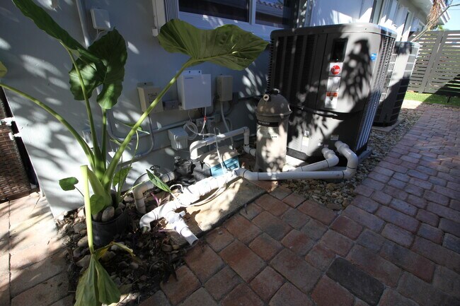 Building Photo - 2548 SE 14th St