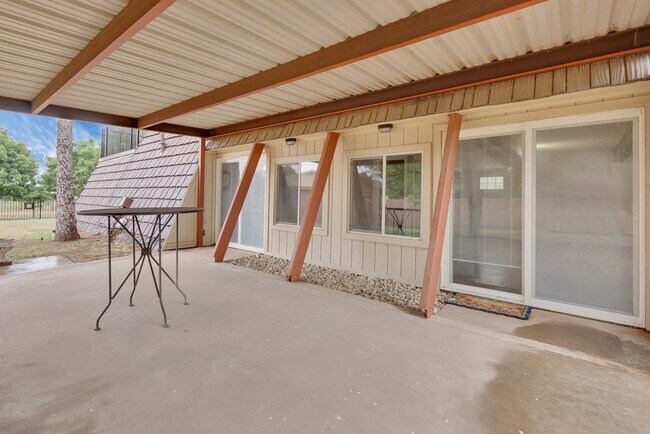 Building Photo - 1405 E County Rd 130