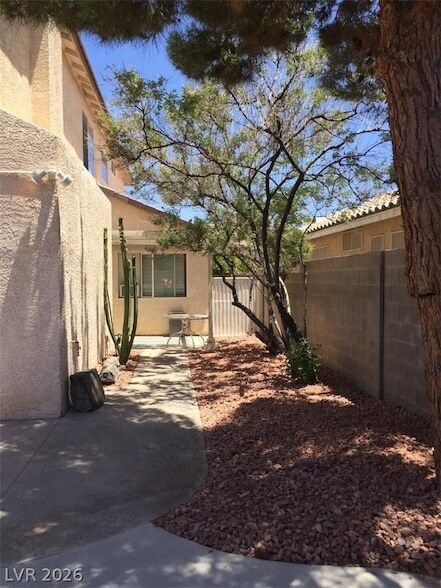 Building Photo - 8997 Ivybridge St