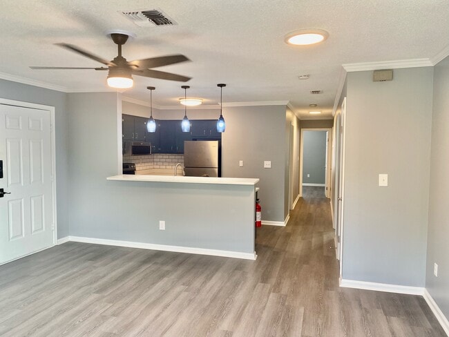 Building Photo - 1351 Bayville Ct