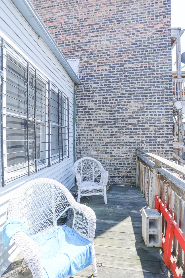 Building Photo - 2808 N Halsted-2