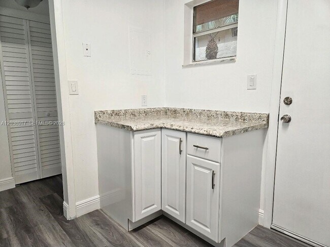Building Photo - 404 NW 68th Ave