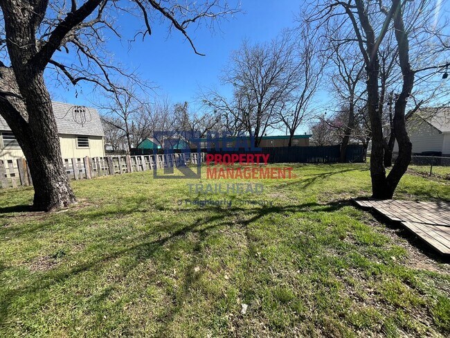 Building Photo - Charming 2-Bedroom Home for Rent in Tolar, TX!