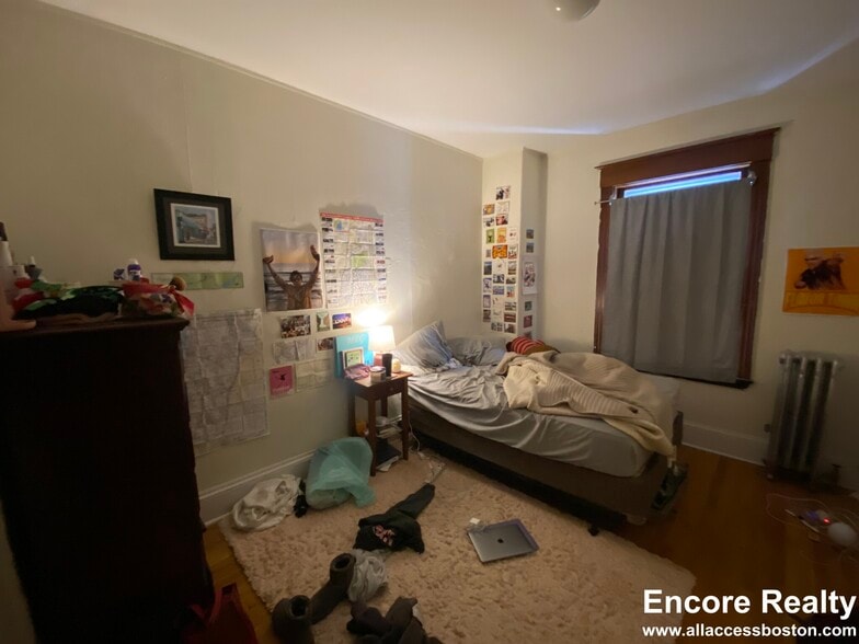 Building Photo - 134 Englewood Ave