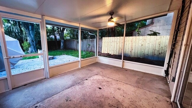 Building Photo - 5647 Bennington Dr