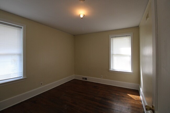 Building Photo - 304 Loring Dr