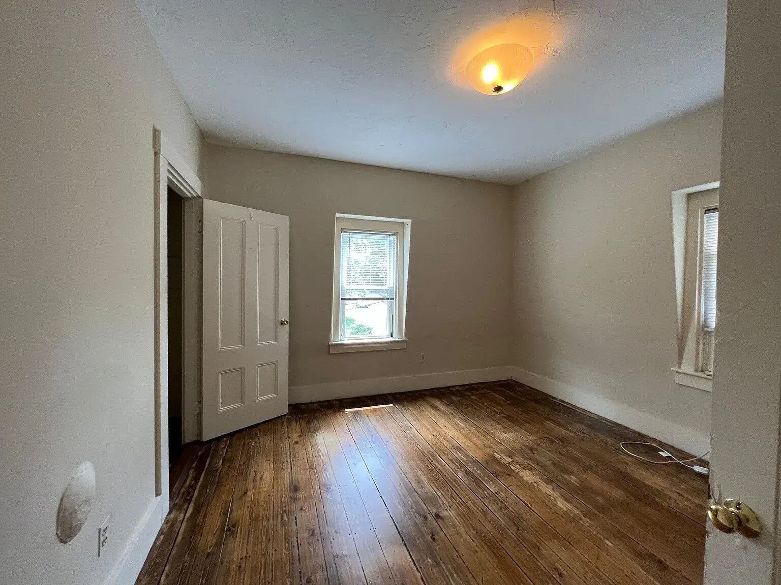 Building Photo - 76 Chestnut St