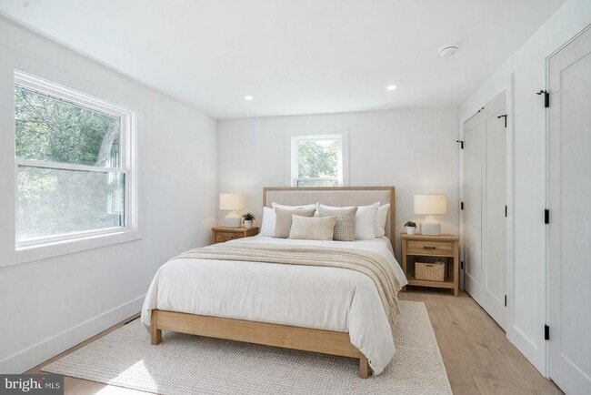 Building Photo - 316 Farmdale Rd