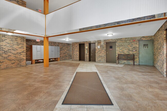 Building Photo - 8970 N Parkside Ave