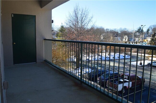 Building Photo - 31 Devereux Ave