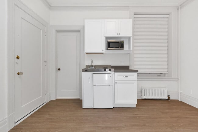 Building Photo - 1369 Hyde