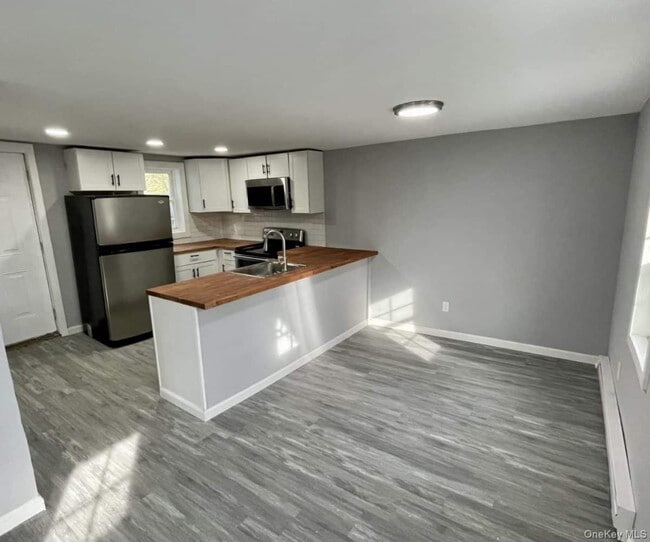 Building Photo - 30 S Center St