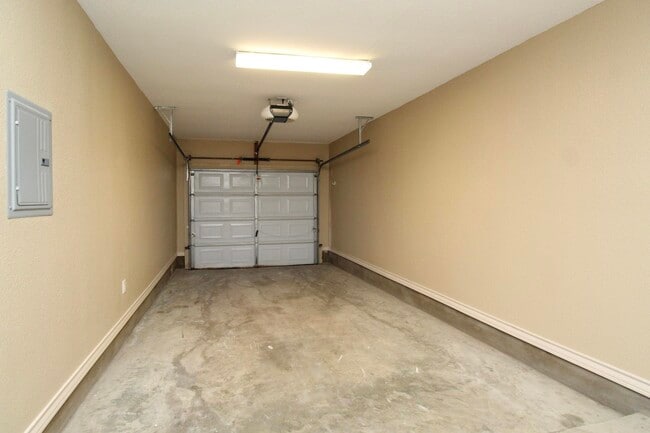 Building Photo - 4248 Dorel Dr