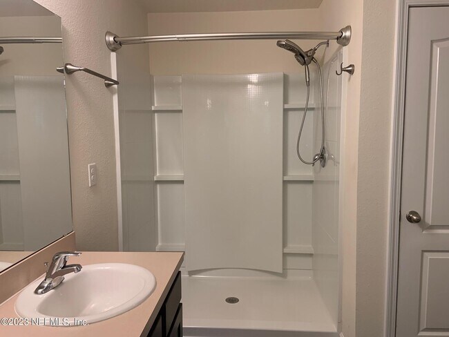 Building Photo - 5864 Calvary Dr