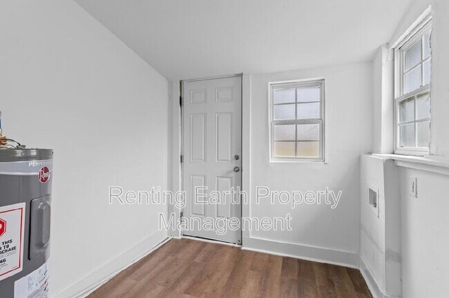 Building Photo - 4745 Court S