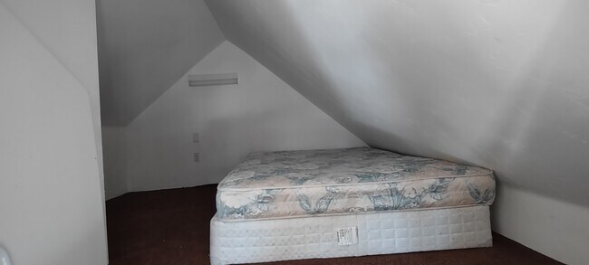 Loft storage - 114 Aldasoro Rd