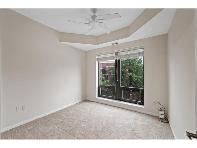 Building Photo - 500 500 E Grant St