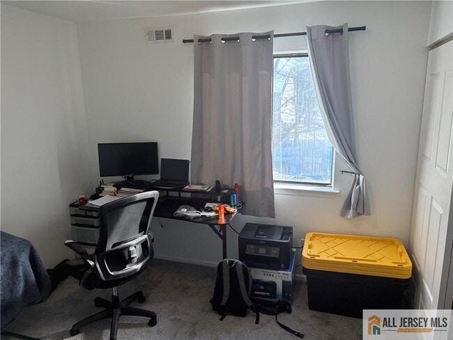 Building Photo - 802 Lindsey Ct