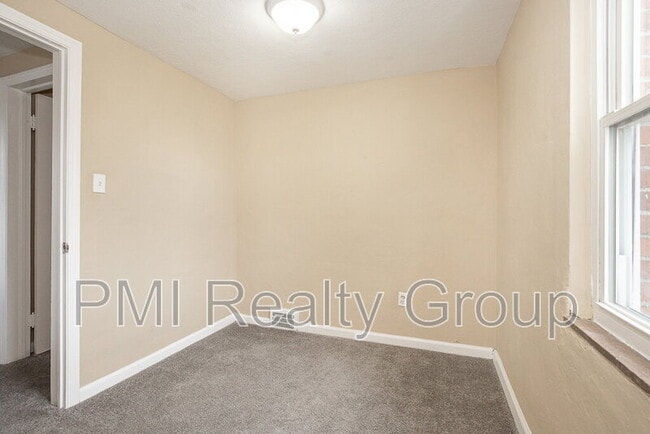 Building Photo - 645 Babbitt Rd