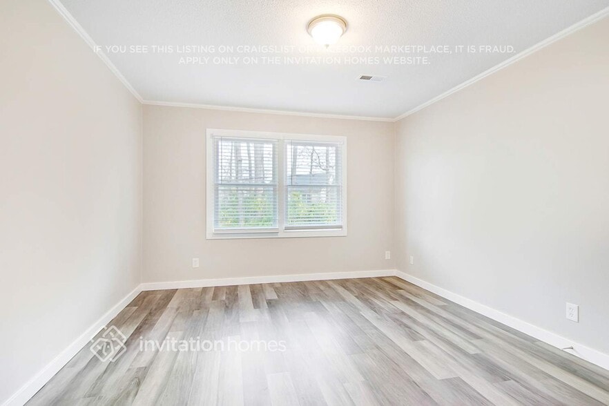 Building Photo - 3600 Barcelona Ave