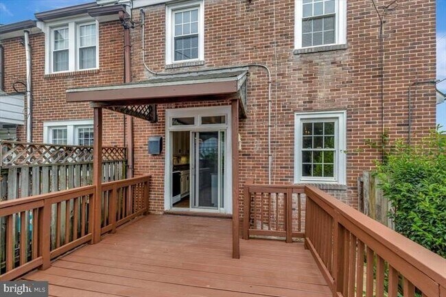 Back yard deck - 427 Hopkins Rd