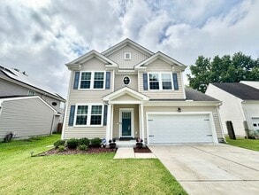Building Photo - Beautiful 4 Bedroom Home In Chesapeake!