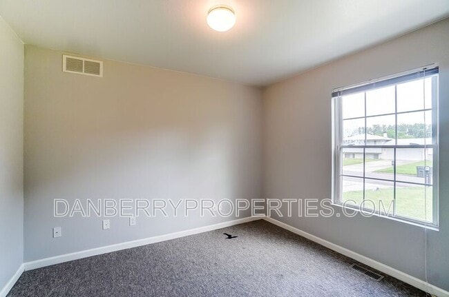 Building Photo - 4211 S Terrace View St