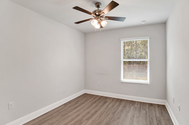 Building Photo - New Townhome near UWF and Nine Mile Rd