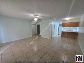 Building Photo - 2 Bedroom 2 Bath w/ Washer & Dryer~ Move in Ready!