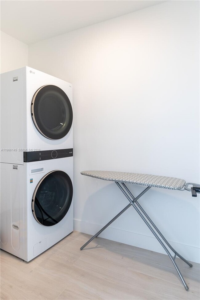 Building Photo - 1420 SW 17th St