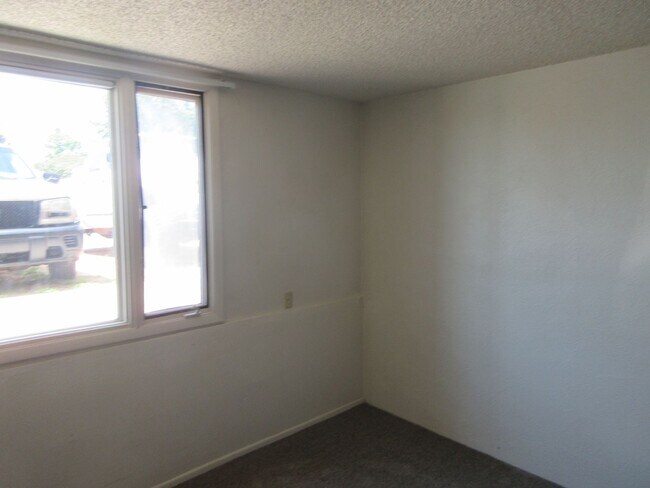 Building Photo - 1803 S Gillette Ave