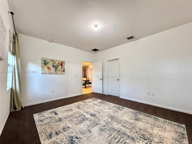 Building Photo - 1740 NW 21st St