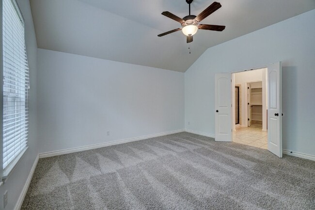 Building Photo - 3900 Sierra Vista Way