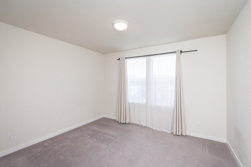 Building Photo - 4455 English Elm St